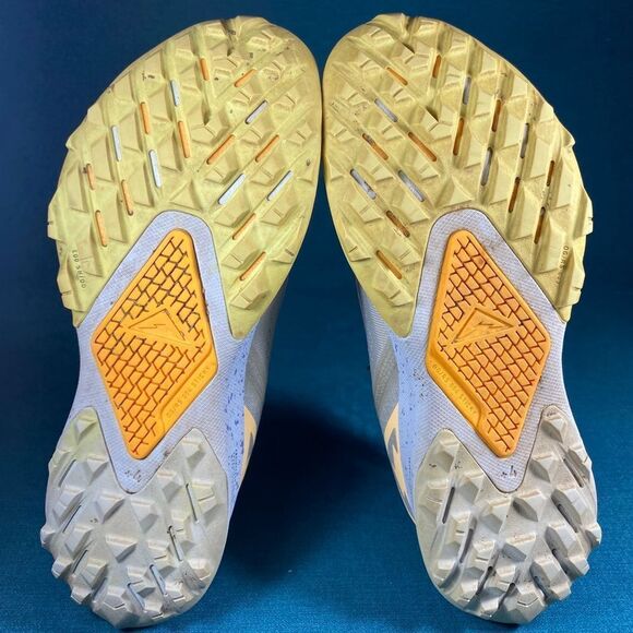 Size 8 - Women’s Nike Air Zoom Terra Multicolor shoes - Picture 8 of 9